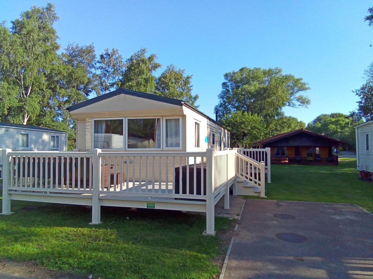 Beautiful 3 Bedroom Caravan With Hot Tub - Tattershall Lakes Extérieur photo