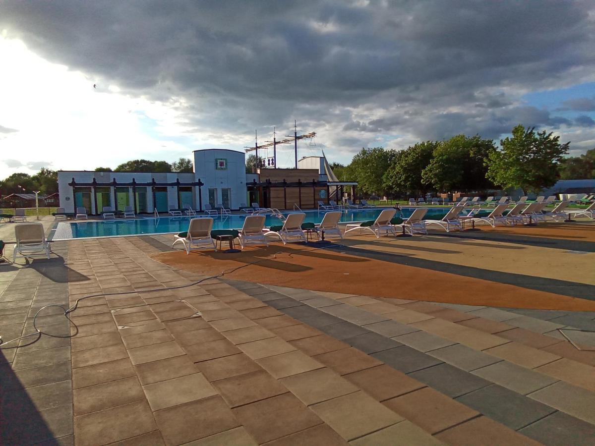 Beautiful 3 Bedroom Caravan With Hot Tub - Tattershall Lakes Extérieur photo