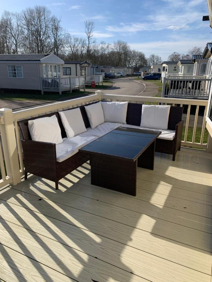 Beautiful 3 Bedroom Caravan With Hot Tub - Tattershall Lakes Extérieur photo
